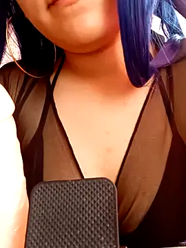 Snapshot of cremmluna chatting on July 8, 3:27 pm cremmluna online show from July 8, 3:27 pm