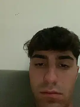 Snapshot of alessio2026xx chatting on July 1, 1:24 pm alessio2026xx online show from July 1, 1:24 pm