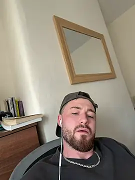 Snapshot of HelloFrankieboy chatting on July 25, 3:53 pm HelloFrankieboy online show from July 25, 3:53 pm
