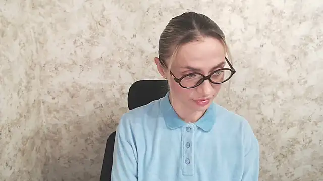 Snapshot of MerryRose33 chatting on July 1, 5:12 pm MerryRose33 online show from July 1, 5:12 pm