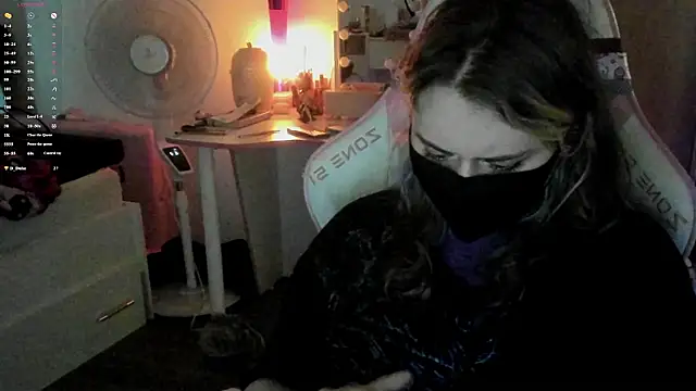 Snapshot of stupidcassie chatting on July 6, 11:29 am stupidcassie online show from July 6, 11:29 am