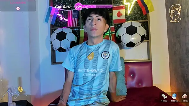 Snapshot of Dominik_lux chatting on July 9, 3:21 am Dominik lux online show from July 9, 3:21 am