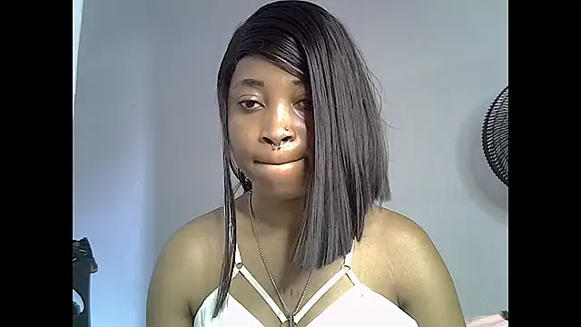 Snapshot of dollyxpussy chatting on July 4, 9:04 am dollyxpussy online show from July 4, 9:04 am
