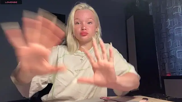 JoleneDorow online show from July 6, 1:57 am