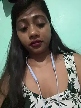 Snapshot of Miss-puhu chatting on July 9, 1:20 am Miss-puhu online show from July 9, 1:20 am