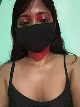 Snapshot of Miss-puhu chatting on July 10, 10:45 pm Miss-puhu online show from July 10, 10:45 pm