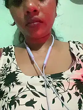 Snapshot of Miss-puhu chatting on July 12, 5:37 pm Miss-puhu online show from July 12, 5:37 pm