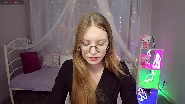 Snapshot of MaryVance chatting on July 10, 7:34 am MaryVance online show from July 10, 7:34 am