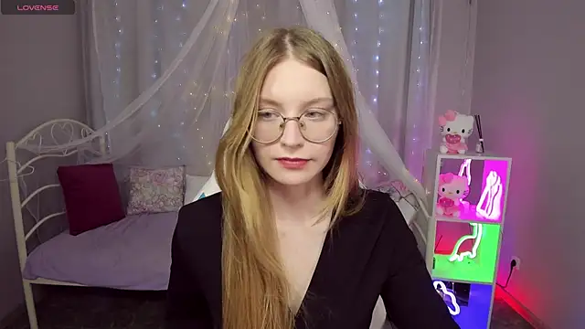 Snapshot of MaryVance chatting on July 14, 7:57 am MaryVance online show from July 14, 7:57 am