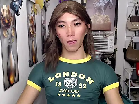 Snapshot of urasianfairyxx chatting on July 4, 12:00 pm urasianfairyxx online show from July 4, 12:00 pm