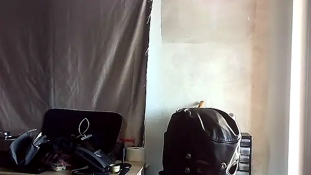 Snapshot of mikey-s-cort chatting on July 4, 1:28 pm mikey-s-cort online show from July 4, 1:28 pm