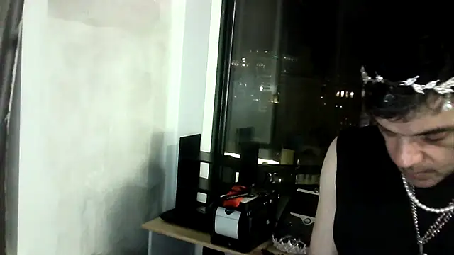 Snapshot of mikey-s-cort chatting on July 13, 4:37 am mikey-s-cort online show from July 13, 4:37 am