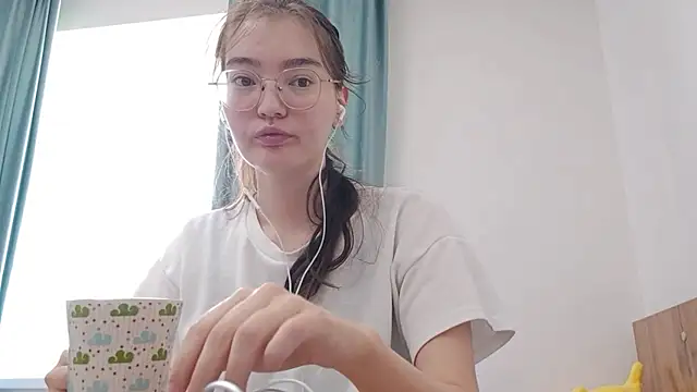 BeatrizGeving online show from July 6, 7:16 am