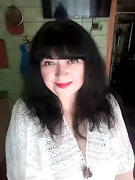 Snapshot of BeautyMilana13 chatting on July 7, 7:56 am BeautyMilana13 online show from July 7, 7:56 am