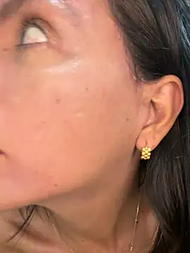 yuliethsanchez online show from July 7, 3:20 am