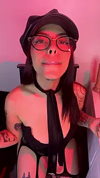 Snapshot of CharlotteBeaulmont chatting on July 12, 10:01 pm CharlotteBeaulmont online show from July 12, 10:01 pm