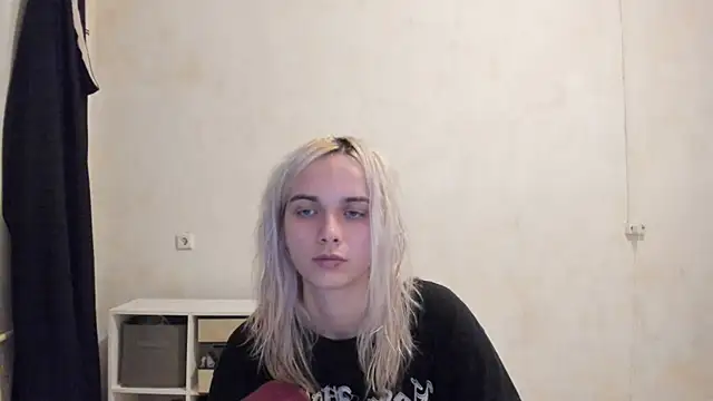Snapshot of LanaCute chatting on July 10, 8:22 pm LanaCute online show from July 10, 8:22 pm