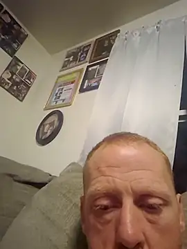 Snapshot of righandman chatting on July 6, 8:44 am righandman online show from July 6, 8:44 am