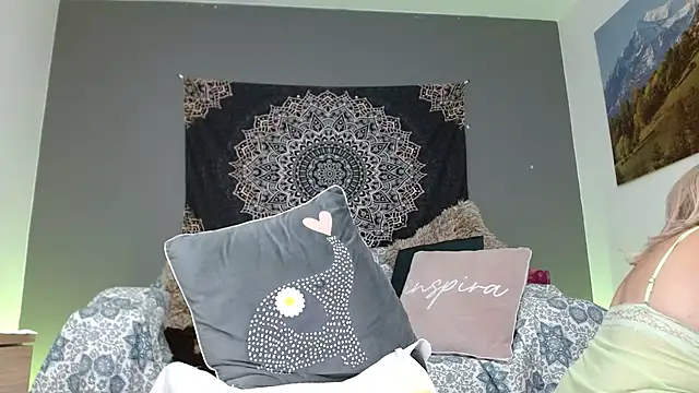 katiasupreme1 online show from October 29, 4:53 pm