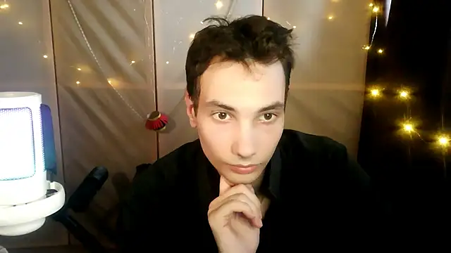 Snapshot of Merlin__Good chatting on July 8, 1:26 pm Merlin Good online show from July 8, 1:26 pm