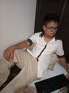 Snapshot of Cedrick68 chatting on July 7, 3:49 pm Cedrick68 online show from July 7, 3:49 pm