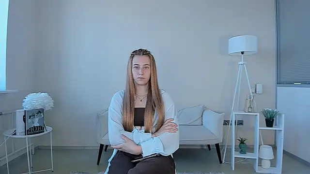 GeneviveCarello online show from July 8, 9:36 am