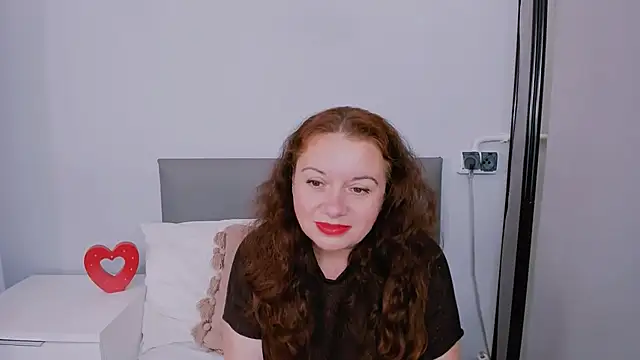 Snapshot of ElisabethLovee chatting on July 8, 2:21 pm ElisabethLovee online show from July 8, 2:21 pm