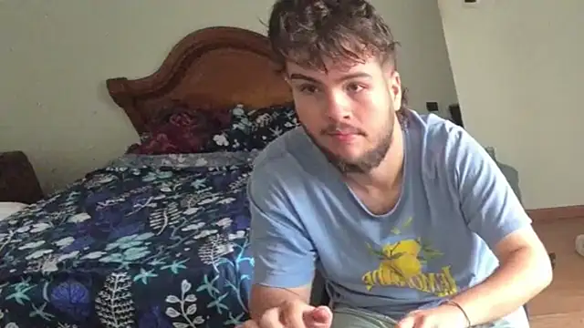 Snapshot of lipzard chatting on August 7, 4:42 pm lipzard online show from August 7, 4:42 pm