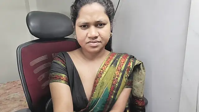 Snapshot of Sonia_bano87 chatting on July 9, 7:18 pm Sonia bano87 online show from July 9, 7:18 pm