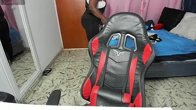 LupeAdams online show from March 15, 10:05 pm