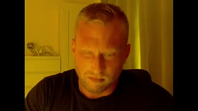 Snapshot of FitMarci chatting on July 11, 6:54 pm FitMarci online show from July 11, 6:54 pm