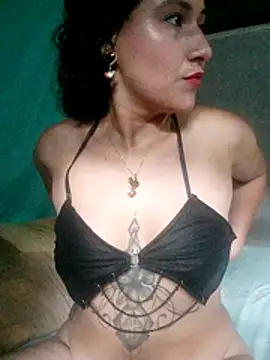 Snapshot of MERLINA_ROYALE chatting on July 15, 10:15 pm MERLINA ROYALE online show from July 15, 10:15 pm