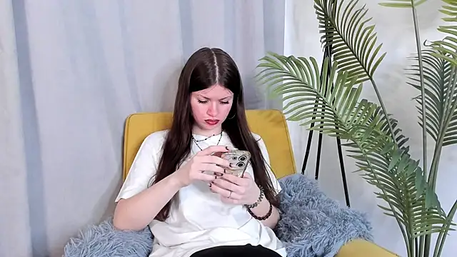 Snapshot of MelodieSpevacek chatting on July 15, 4:34 pm MelodieSpevacek online show from July 15, 4:34 pm