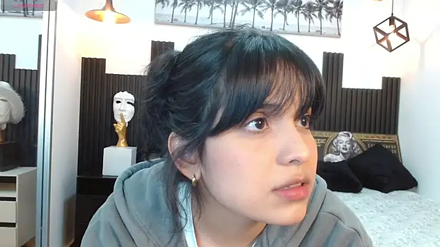 Snapshot of yurii_petite chatting on July 15, 11:59 am yurii petite online show from July 15, 11:59 am