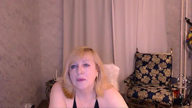 Snapshot of Samantha_Si chatting on May 5, 7:11 pm Samantha Si online show from May 5, 7:11 pm