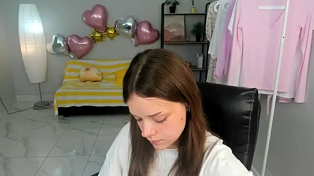 Snapshot of DeniseWilson chatting on July 22, 11:13 am DeniseWilson online show from July 22, 11:13 am