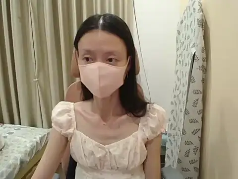 Snapshot of Lil-Cherry chatting on July 14, 1:50 pm Lil-Cherry online show from July 14, 1:50 pm