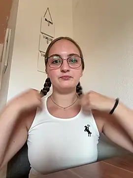 Snapshot of Sexy_Sophia_ chatting on July 16, 10:10 am Sexy Sophia online show from July 16, 10:10 am