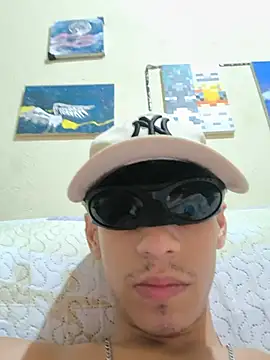 Snapshot of Josangel_69 chatting on July 15, 5:02 am Josangel 69 online show from July 15, 5:02 am