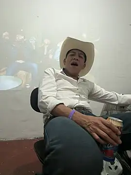 Snapshot of Dieguito69mex chatting on July 19, 6:28 am Dieguito69mex online show from July 19, 6:28 am