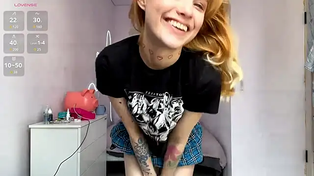 Snapshot of Lili_pup chatting on July 17, 9:27 am Lili pup online show from July 17, 9:27 am