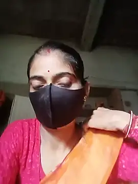 Snapshot of Simran_Love143 chatting on July 22, 7:00 am Simran Love143 online show from July 22, 7:00 am