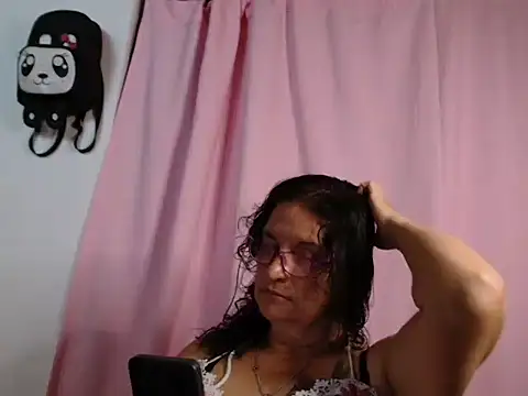 Snapshot of consentidamummy09 chatting on July 30, 12:53 am consentidamummy09 online show from July 30, 12:53 am