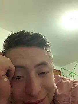 Snapshot of juanpistsrg chatting on July 18, 2:05 am juanpistsrg online show from July 18, 2:05 am