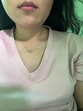 Snapshot of Sexy_nee chatting on July 18, 3:44 am Sexy nee online show from July 18, 3:44 am