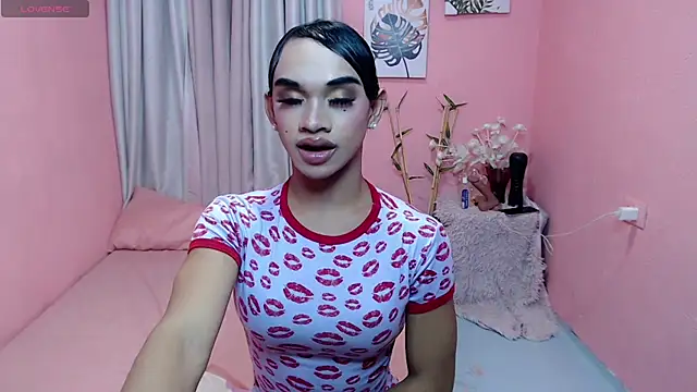 VivienneLuxe online show from July 18, 7:12 am