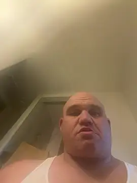 Snapshot of Curiousguy4444 chatting on August 3, 6:33 pm Curiousguy4444 online show from August 3, 6:33 pm