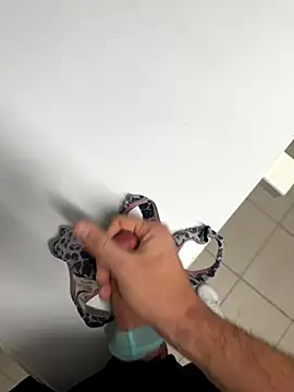 swissboy22 online show from October 18, 12:28 pm