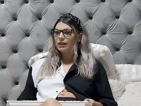 Snapshot of KaylaConner chatting on July 25, 4:10 am KaylaConner online show from July 25, 4:10 am