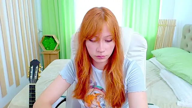 Snapshot of Fleur__Fox chatting on July 27, 8:54 am Fleur Fox online show from July 27, 8:54 am